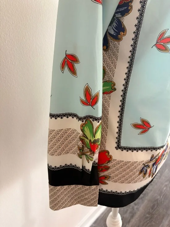 Vintage inspired Light Blue Floral Print Button-Up Blouse with Long Neck Tie - Picture 11 of 13